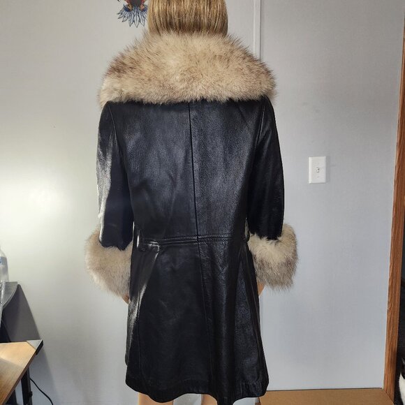 #704 Vintage leather/fox fur coat - Picture 2 of 4